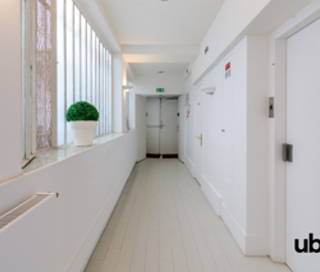 Bureau privé 150 m² 16 postes Coworking Rue du Faubourg Saint-Denis Paris 75010 - photo 3